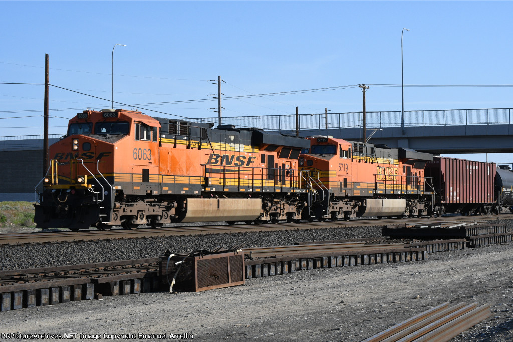 BNSF 5051 & 5719